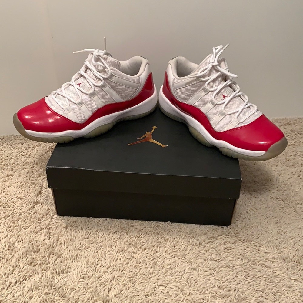 Jordan 11 Retro Low-Varsity Red (6Y/Women’s 7.5)